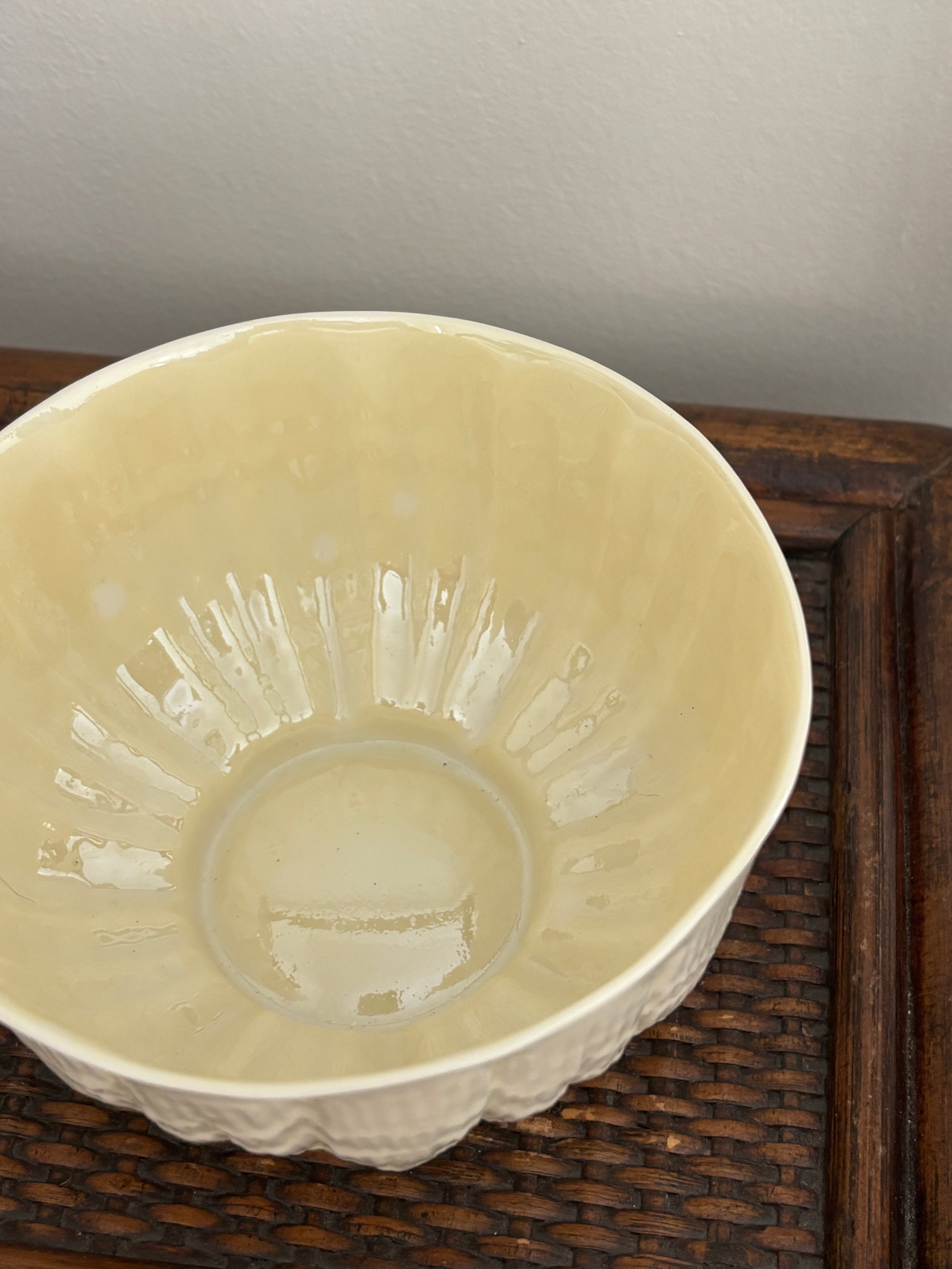 Belleek Limpet Shell Texture Bowl