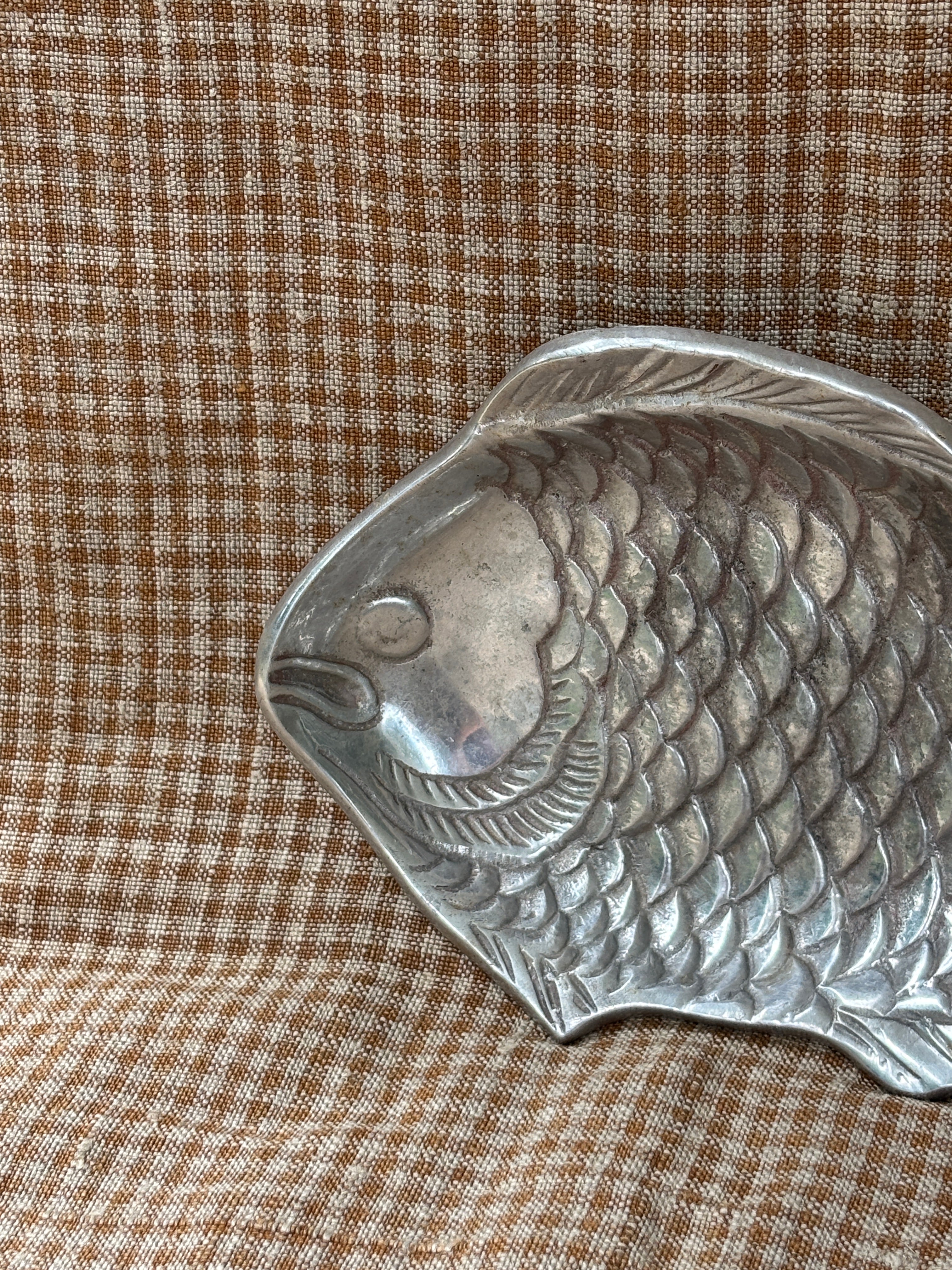 Cast Aluminum Fish Dish